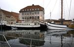 De gamle skibe, der nu er beordret væk fra Christianshavns Kanal. 