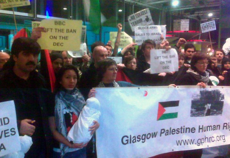 Demonstranter trængte i weekenden ind i BBC's skotske hovedkontorer for at protestere mod beslutningen om ikke at sende programmet om Gaza. 