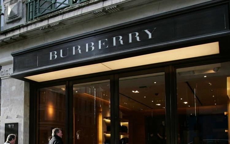 Discount-butikkerne Tiger har snyltet på Burberrys varemærke ved at sælge kopipunge til 20 kroner. De skal Tiger nu bøde for. 