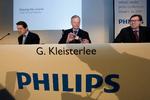 Pihilips topchef i midten, Gerard Kleisterlee, da han offentliggjorde koncernens fjerde kvartalsregnskab fra sidste år. 6.000 ansatte skal fyres. 