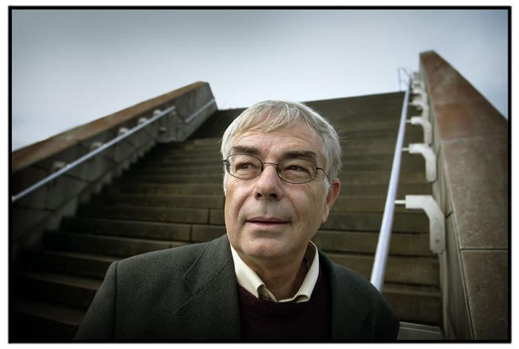 »Det var da en god nyhed! Det er lige det, vi altid har ønsket os!«, siger Jørn Lund om Gyldendals netprojekt. 