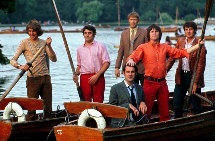 Monty Python-holdet: Fra venstre er det Eric Idle, Terry Jones, John Cleese, Graham Chapman, Terry Gilliam og Michael Palin. 