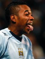 Robinho viste hvorfor, han koster 300 millioner kroner: Målfarlig, ihærdig og kreativ. 