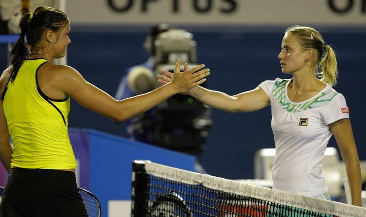 Jelena Dokic (til højre) har spillet en flot turnering i Melbourne og fået karrieren på ret køl igen. 