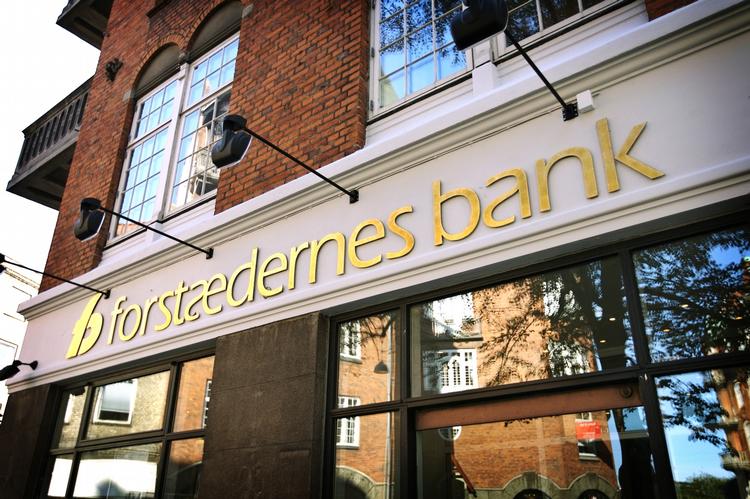 One of the banks said to have ignored the central bank's interest rate reductions most. 