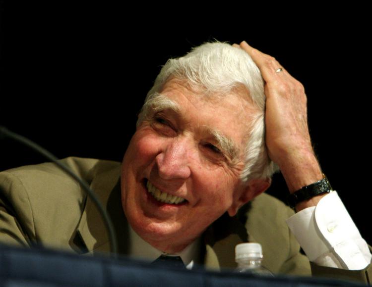 John Updike døde 27. januar af lungekræft. 