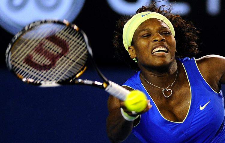 Serena Williams kan være sikker på at møde en russer, hvis hun kommer i finalen i Melbourne. 