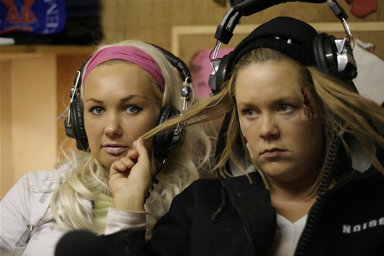 Karina (Christina Sederqvist) og Winnie (Linda P). Arkivfoto. 