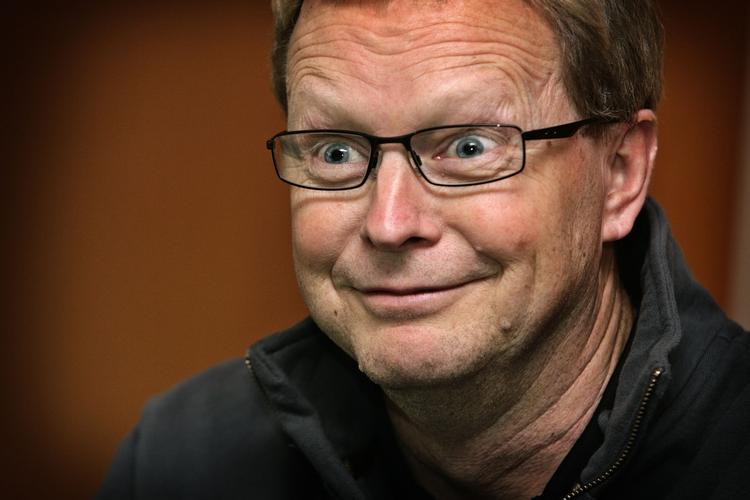 Ulrik Wilbek smiler - og det bør danske håndboldentusiaster også gøre: Danmark skal nok klare den i 2. halvleg mod tyskerne. 