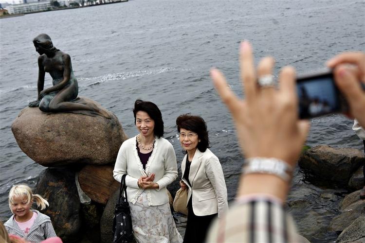 Danmark taber markedsandele i den globale konkurrence om tursiterne. Den lille havfrue trækker ikke nok turister til landet. 