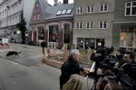 Stort presseopbud foran juicebaren i indre København, hvor Brian Sandberg blev skudt. 