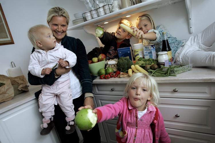 De såkaldte teflon kemikalier, som findes i teflonpander og ansigtscremer, gør det sværere for kvinder at blive gravide, viser undersøgelse. Arkivfoto. 