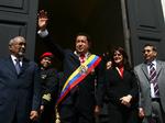 Venezuelas præsident Hugo Chavez - her fotograferet foran kongresbygningen i Caracas -  forlanger terrorist udleveret fra USA. Arkiv 