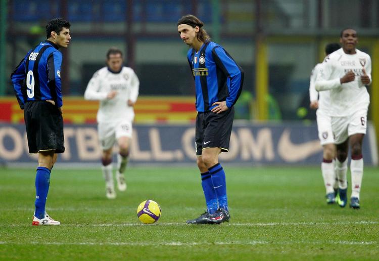 Hverken Julio Cruz eller Zlatan Ibrahimovic kunne finde vejen til målet for Inter i kampen mod Torino. 