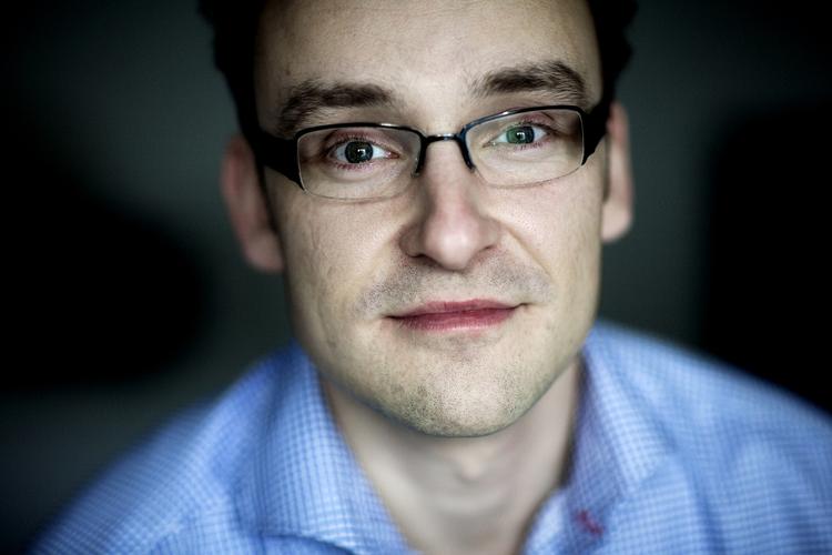 En idealist er en helt, mener Ole Birk Olesen. »Som er villig til at løbe en risiko i sit eget liv, og sætte det på spil i kampen mod uretfærdighed«. 