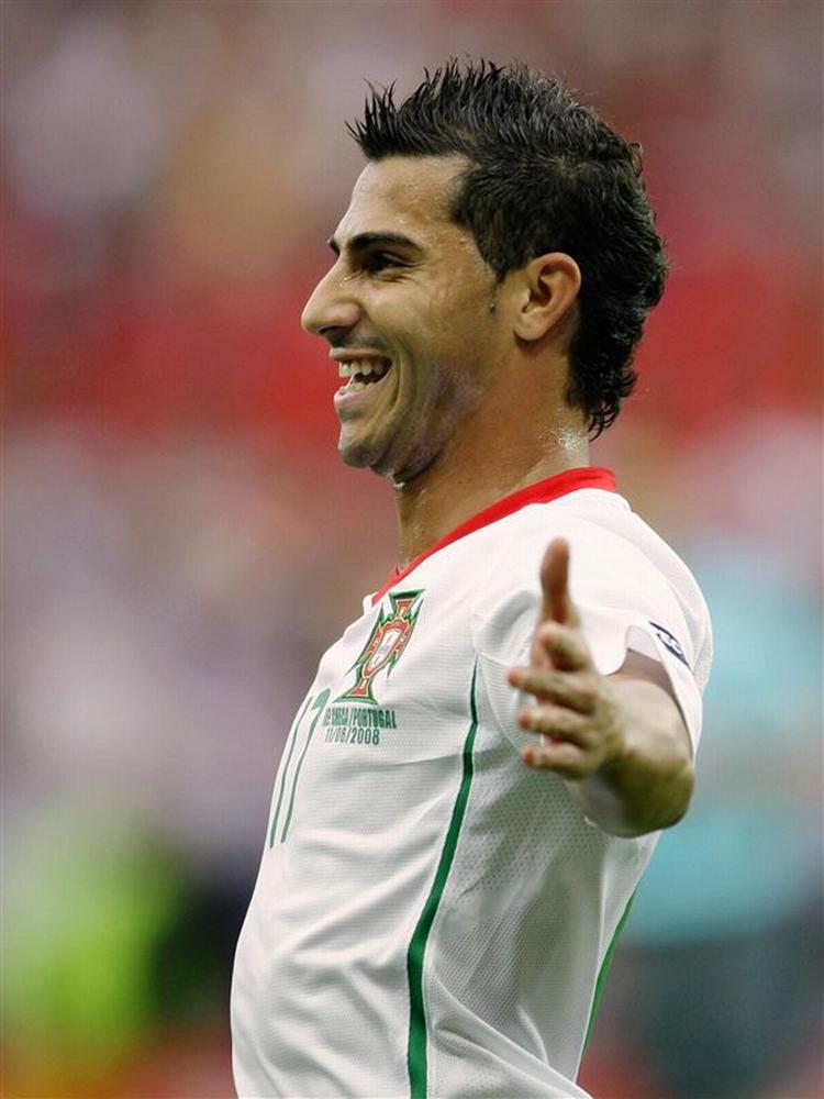 Ricardo Quaresma jubler efter en scoring under EM mod Tjekkiet. Det kommende halve år spiller han i Chelsea. 