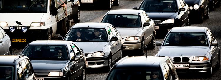 I USA har man regnet på CO2-effekten af at bygge nye motorveje. Overfører man de amerikanske tal til Danmark, vil alene Frederikssundsmotorvejen give et ekstra CO2-udslip på mellem 7,5 og 12 millioner ton CO2 over 50 år. Foto: Tobias Selnæs Markussen 