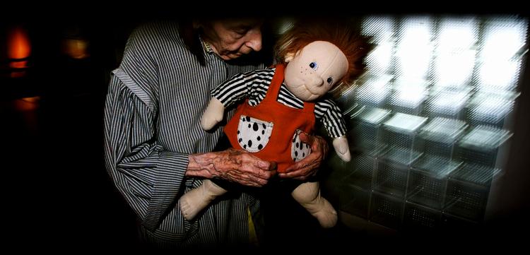 Alzheimers er den mest udbredte demenssygdom. Måske kan patienterne blive hjulpet med insulin, der ellers benyttes til mennesker med diabetes. 