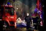 Politi og brandvæsen på arbejde på stedet umiddelbart efter eksplosionen. 