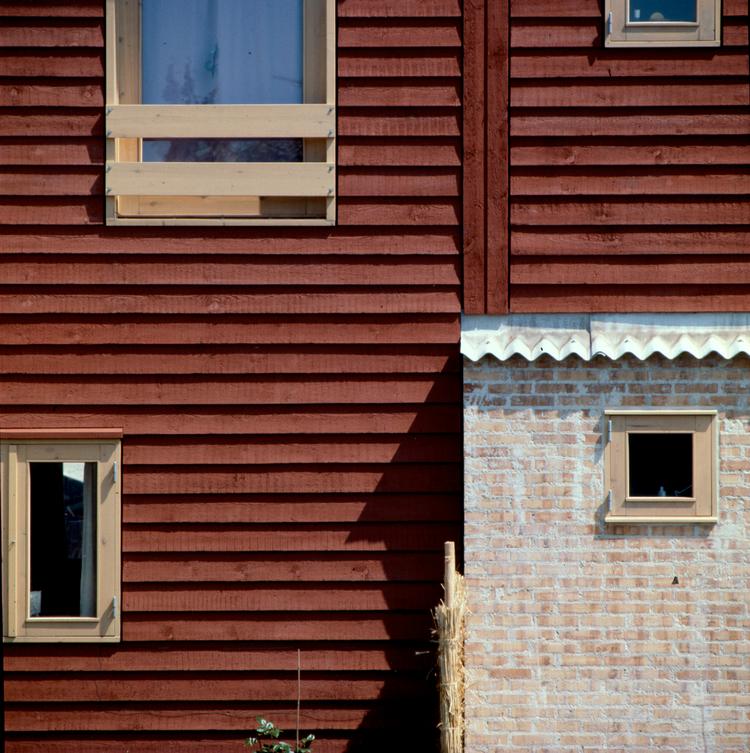 Nogle arkitekter fnyste i 1972 over romantikken i Tinggårdens idyl, fællesskab og oplevelsesrigdom, men i dag er kritikken forstummet. Foto: Vandkunsten 