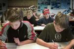 Elevorganisationen Danske Skoleelever, som repræsenterer 600 danske folkeskoler, fremlagde i dag deres ideer til ændringer i evalueringsformen i folkeskolen i Folketinget. (Arkivfoto) 