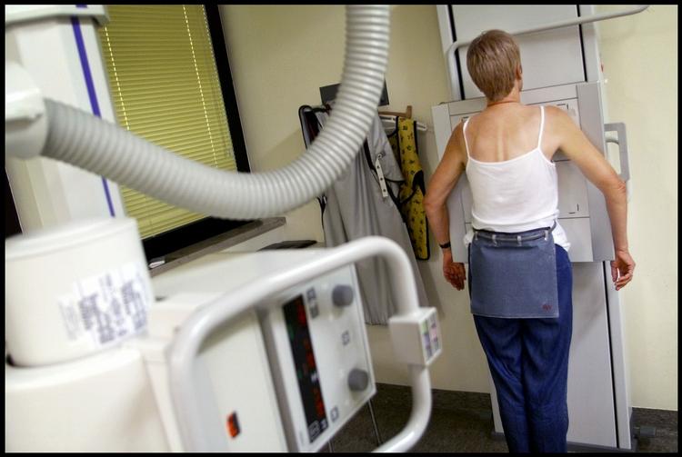 Mange kræftpatienter, som rejser til Kina for at få hjælp, føler at det danske sundhedsvæsen er opgivende og kynisk over for dem (arkivfoto). 