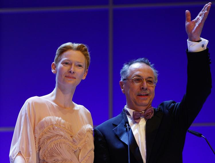 Formand for Berlinale-juryen, skuespilleren Tilda Swanton, ved siden af lederen af filmfesten gennem mange år, Dieter Kosslick. 