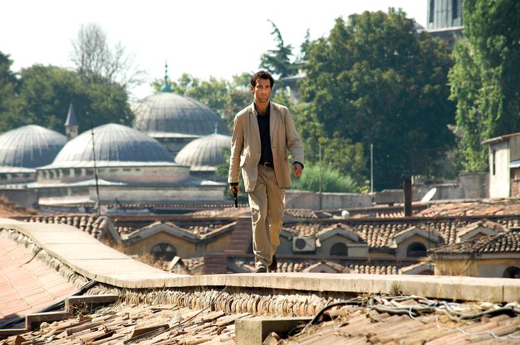 Festivalen i Berlin åbnede i går med actionthrilleren 'The International', der  meget apropos har en stor, international bank på skurkelisten. Clive Owen spiller Interpol-agent i filmen, hvor danske Ulrich Thomsen også er med. Foto: Jay Maidment 