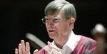 På de store linjer fik den 81-årige mirakelmager Herbert Blomstedt musikken til Torsdagskoncerten til at svæve, på trods af et orkester, der virkede lige så februarslidt som alle vi andre. PR-foto. 