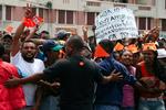Der er rapporteret skyderier under en regeringskritisk demonstration i Madagascars hovedstad, Antananarivo. 