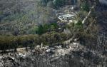 Hele landsbyer i Kinglake-området nordøst for Melbourne er udbrændt. 