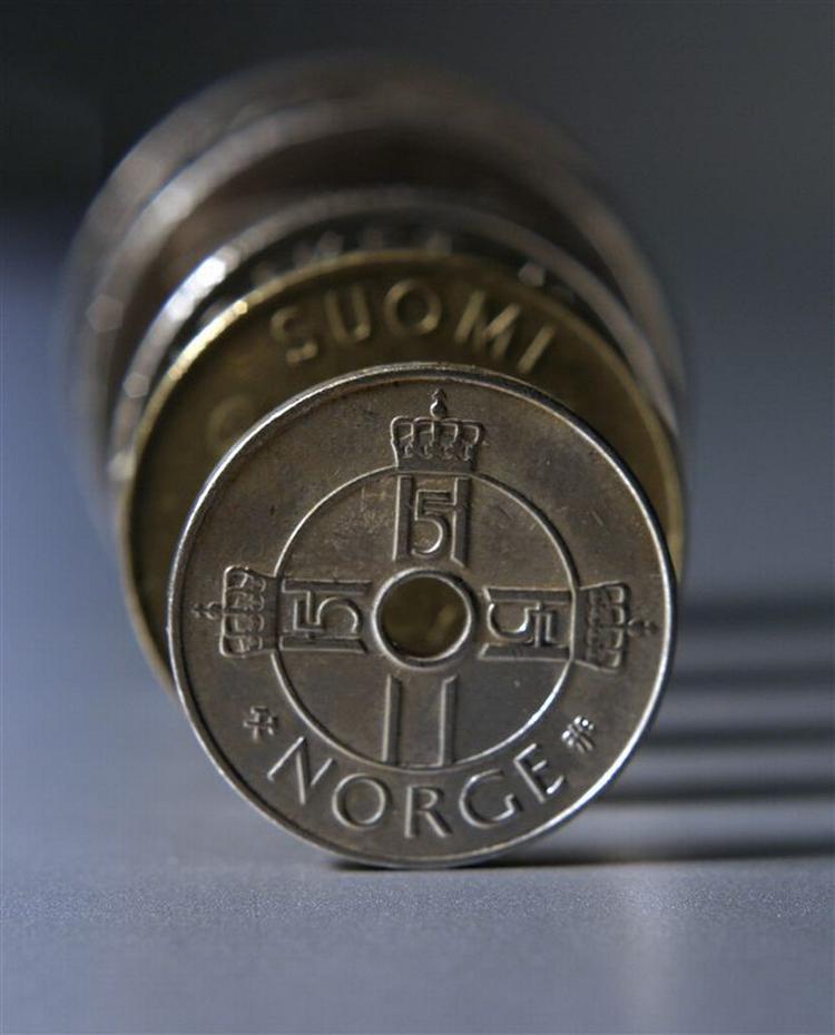 Norske bankdirektørers løn må ikke stige, og de får ingen bonus de næste par år, hvis banken tager imod støtte fra staten. 