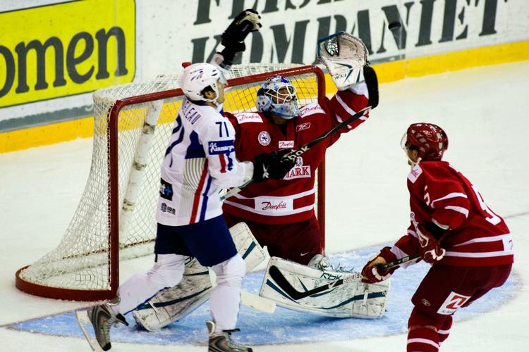 Danmark indledte med at tabe til Frankrig i forlænget spilletid, vandt over Kasakhstan, men tabte den sidste kamp mod Norge i OL-kvalifikationsturneringen i Oslo. Arkivfoto. 