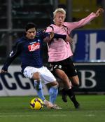 Simon Kjær (til højre) spillede alle 90 minutter, da Palermo vandt 2-1 hjemme over Napoli. 