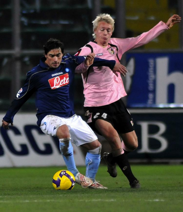 Simon Kjær (til højre) spillede alle 90 minutter, da Palermo vandt 2-1 hjemme over Napoli. 