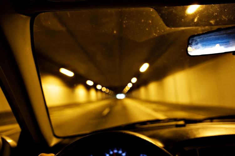 EU behøver ikke vide, at fru Jensen er på vej til sin førsteelsker - men hvis hun er ved at danne en trafikprop, kan det være brugbart, siger Venstres Anne E. Jensen. 