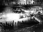 Foto af nazistisk organiseret bogafbrænding på Operapladsen i Berlin 1933. 