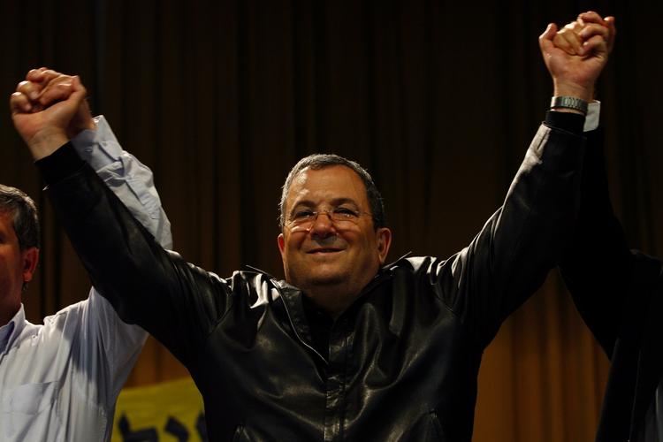 Ehud Barak blev tvunget fra magten og blev nødt til at udskrive valg i 2001 med en sønderlemmet fredsproces bag sig. 