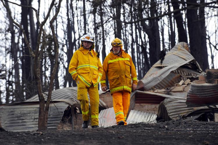 4.000 brandmænd kæmper stadig i de berørte områder. For alle andre er der ikke meget andet at gøre end at donere penge til ofrene, foræller dansker i Melbourne. 