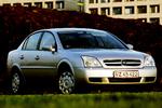 Opel Vectra kan have et problem med håndbremsen. Derfor skal den en tur på værksted. 