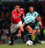 Ryan Giggs (foto anno 1998) debuterede for Manchester United 2. marts 1991. Nu tager han endnu en sæson. 