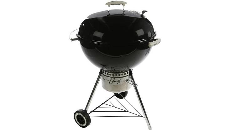 En Weber-grill egner sig ikke til indendørs brug. Det må to par sande, efter at de i går blevet kulilteforgiftet. Arkivfoto. 