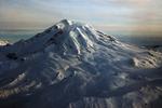 Vulkanen Mt. Redoubt i det sydlige Alaska bliver stadig overvåget af seimologer. 
