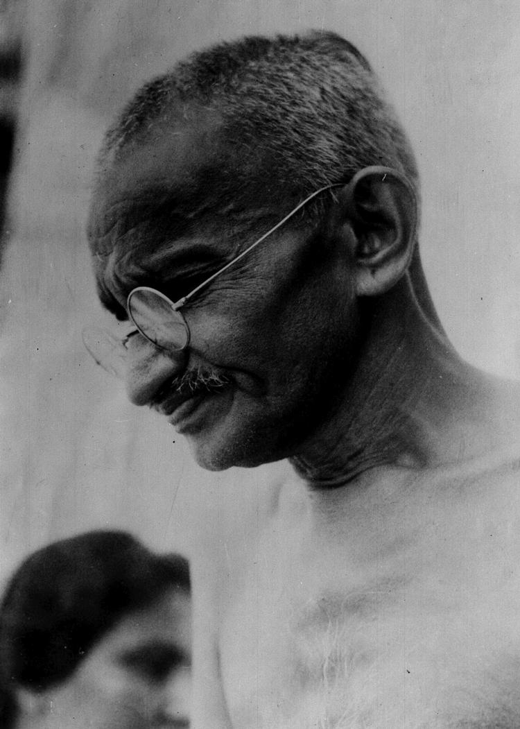 Mahatma Ghandi ejede kun få ting. Nu er flere af hans få ejendele på auktion. 