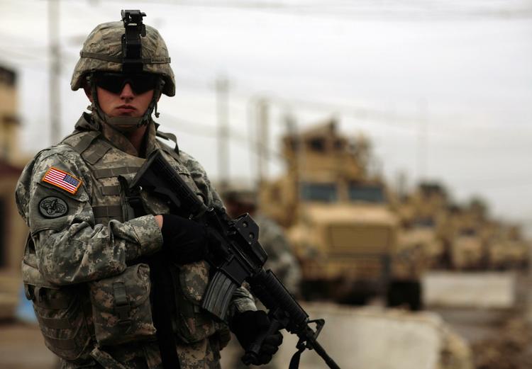 Der bliver færre og færre af folk som denne mand - en amerikanske soldat i Irak. 
