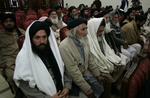 Forhandlinger mellem den pakistanske regering og Taleban har resulteret i en genindførelse af sharia-lov i det nordlige Pakistan. 