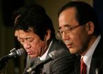 Japans finansminister Shoichi Nakagawa (tv.) på det famøse pressemøde i Rom i lørdags. 