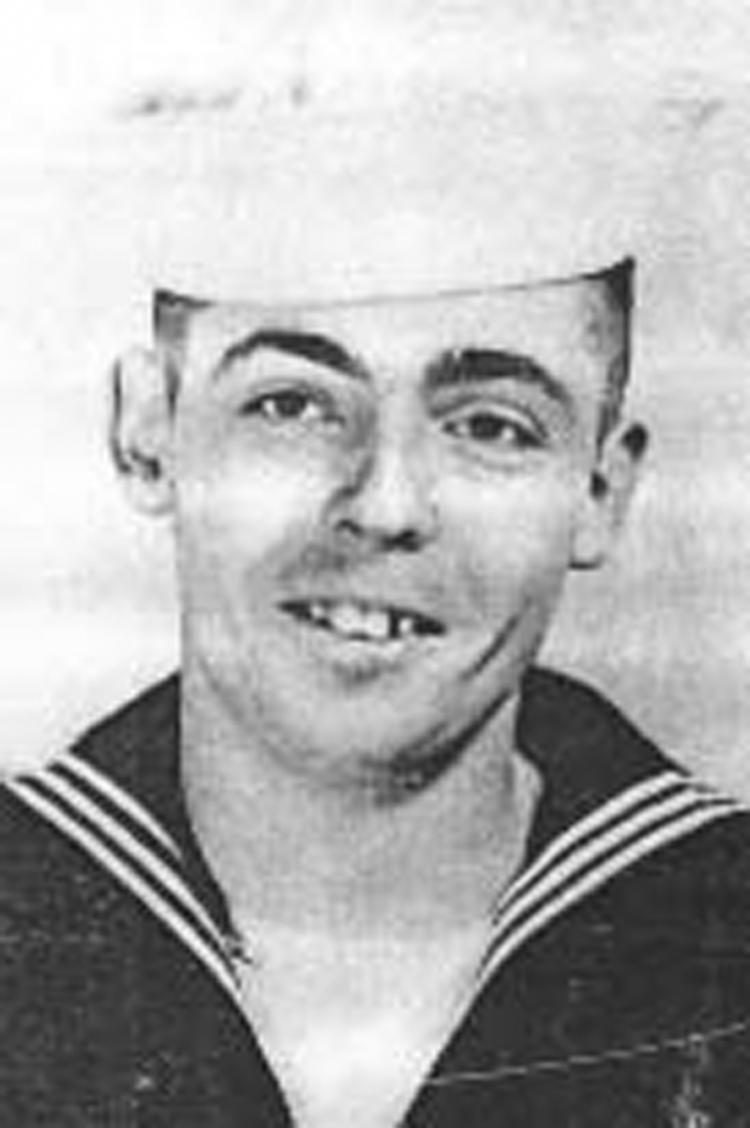 Et af de eneste, kendte fotos af den sky Thomas Pynchon. Pynchon er efterhånden en ældre herre på 71. Arkivfoto. 