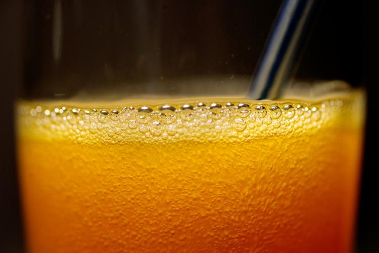 Fødevareministeren lover nu at tage fænomenet free refill' op med restaurationsbranchen. Sodavand er en af fredmeepidemiens største skurke. 