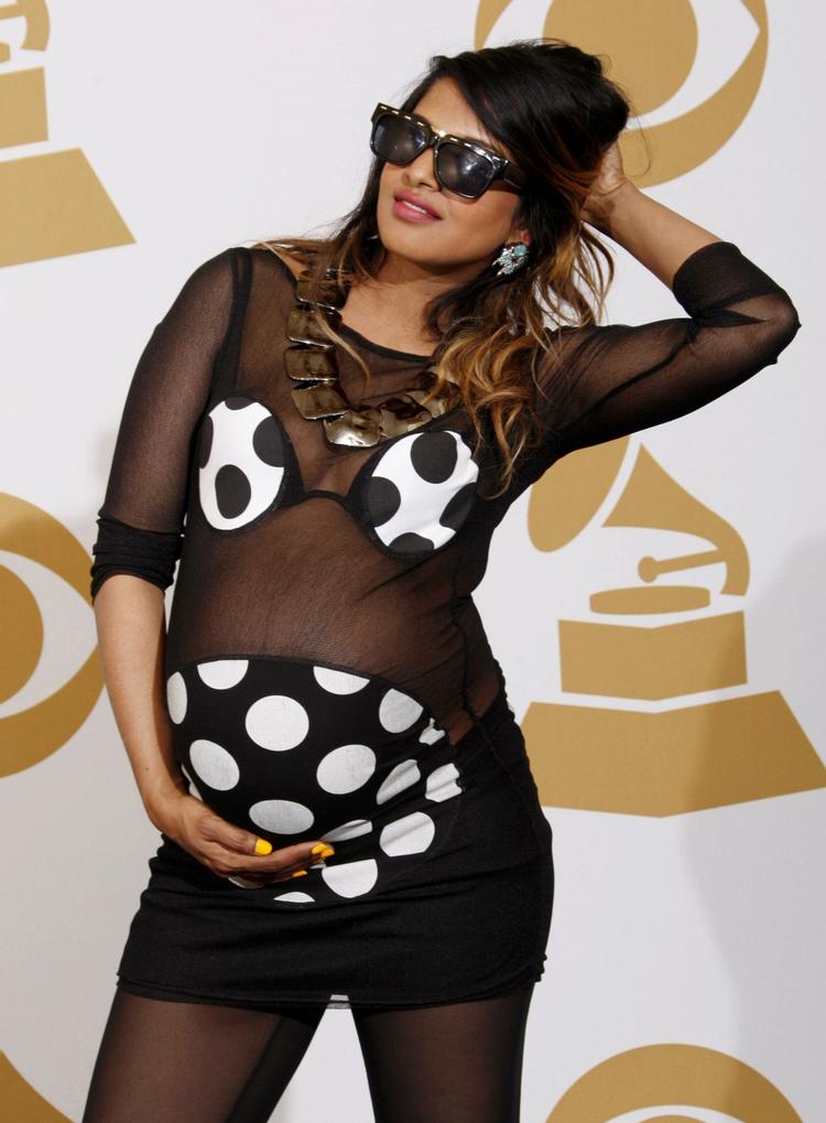 M.I.A. før sin optræden til Grammy-showet. Som i øvrigt lå samme dag, som hun havde termin. 